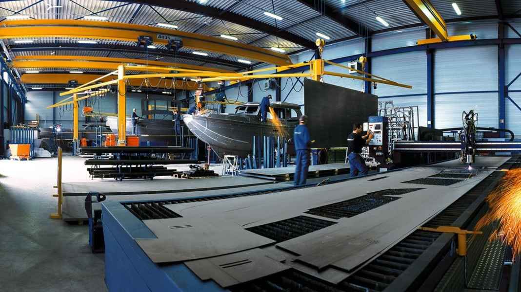 Steel boat special: 10 new steel boats 2018 - series vs. custom-built