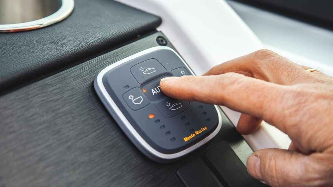 Accessories and technology: Automatic trim system - Keep fit