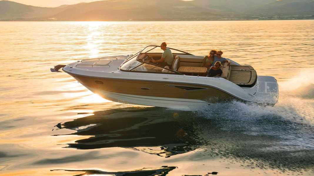 Novelty: Sea Ray 250 Sunsport - Turning one into two