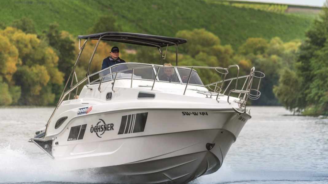 Test: Cabin boat - Öchsner SRX30-Yachtline