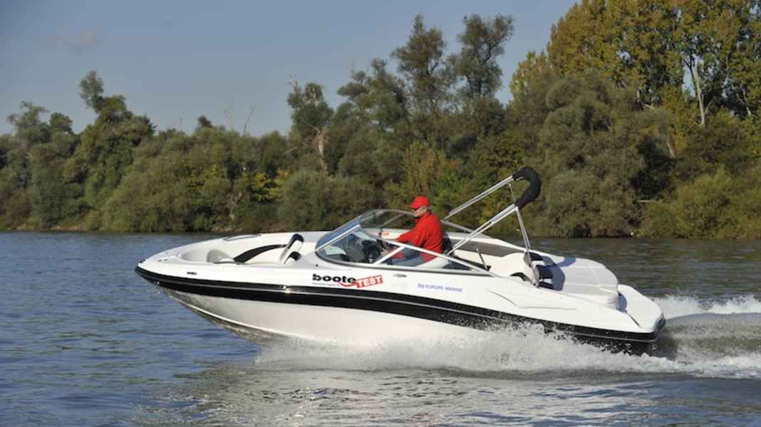 Rinker Captiva 216