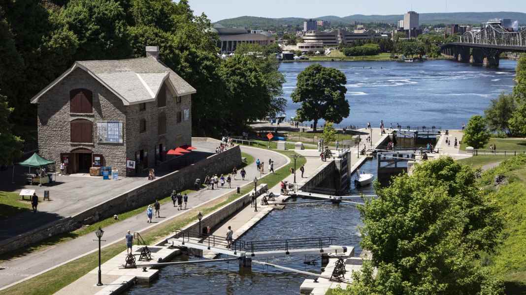 Canada: New Le Boat charter base