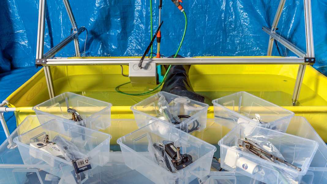 Test: Windscreen wipers - Only one failed