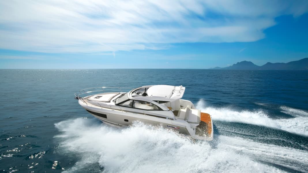 Test: Jeanneau Leader 36 Sporttop - Clever on the move