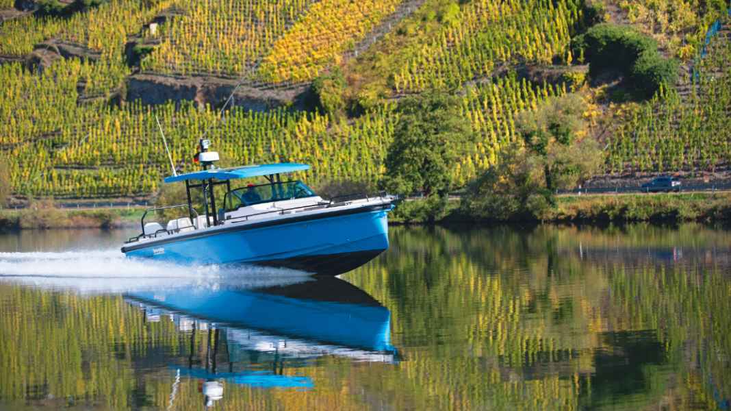 Test: Axopar 37 Sun-Top Brabus Line Blue - Der etwas andere Ton