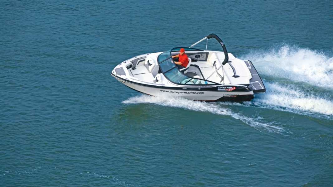 Monterey 218 Super Sport - The Monterey 218 SS from the USA