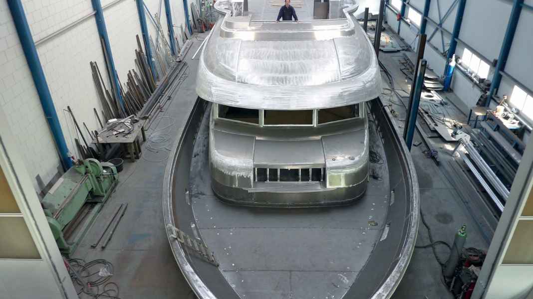 Special: Steel boats - Hot iron