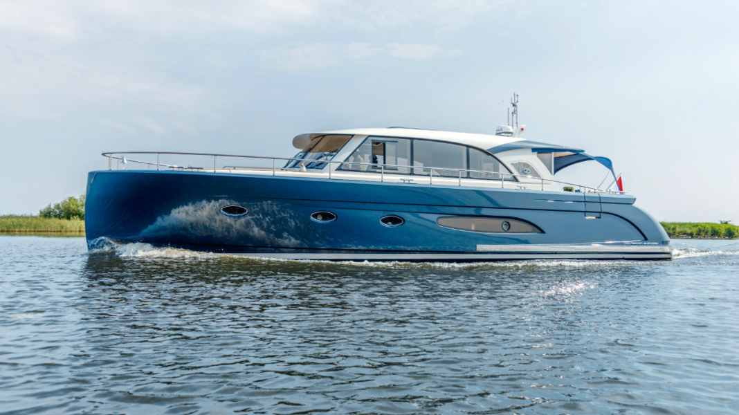 Test: Holterman 53 Commander - Blue elegance