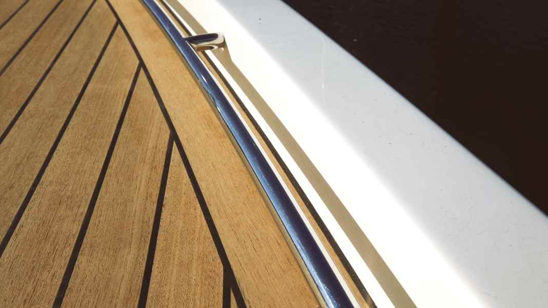 Workshop: Teak deck renovation - How to join the joints of your old deck covering
