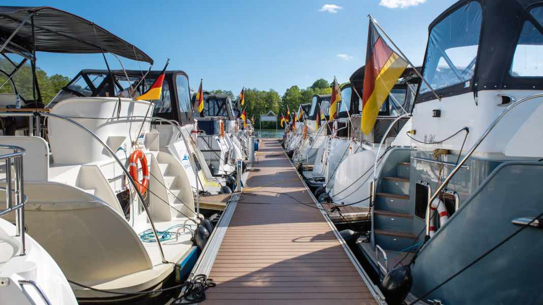 Crew contract: Legal security when chartering