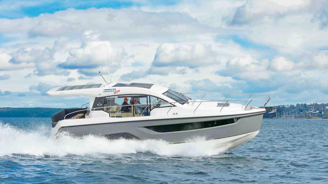 Test: Sportcruiser mit Innenborder - Sealine C 390
