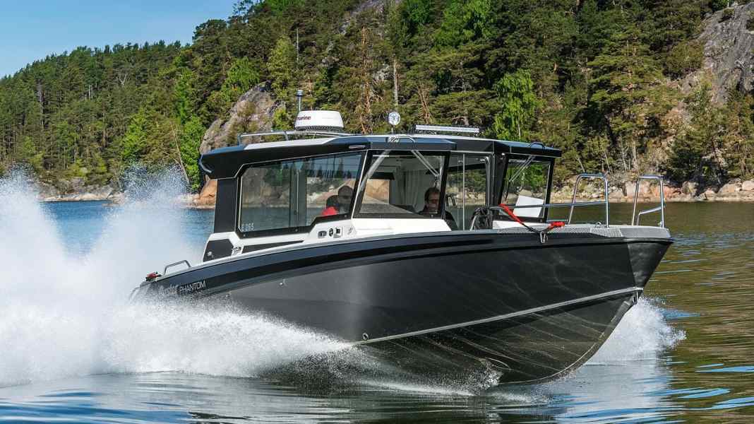 Neuheit: Buster Phantom Cabin - Sportliches Kabinenboot