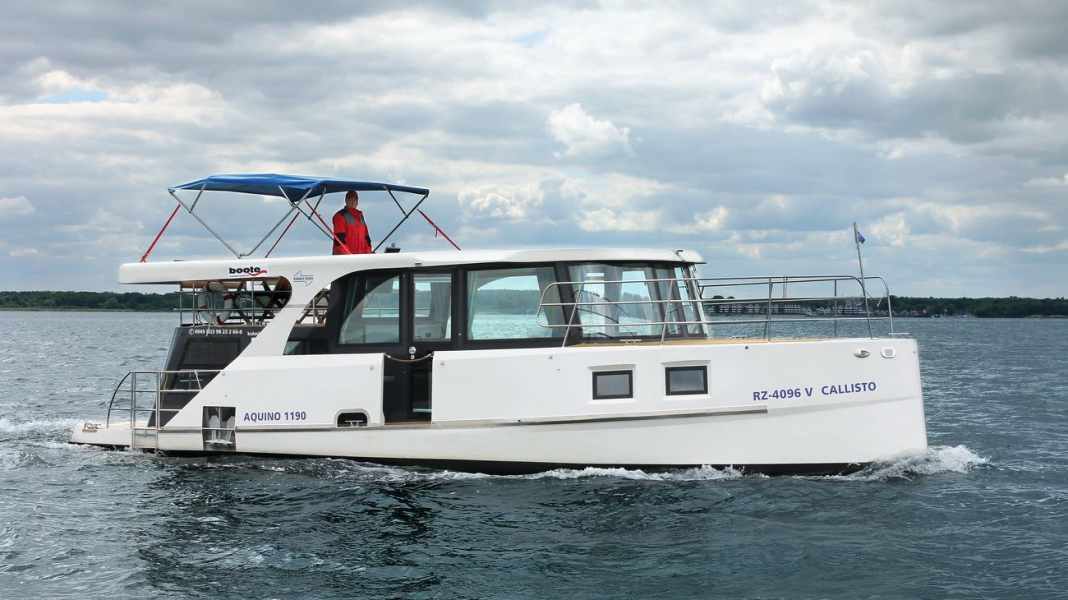 Test: Aquino 1190 - Steel boat from Germany