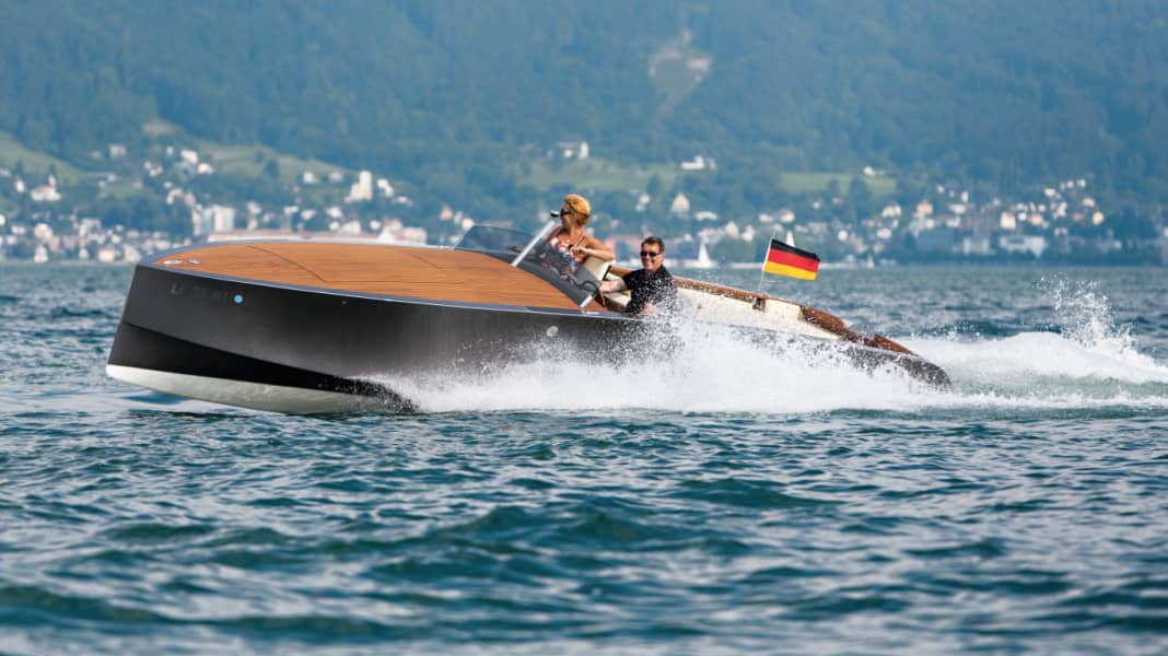 Klassiker vom Bodensee: Runa 8 - Runa 8: Deutsches Retro-Runabout vom Feinsten