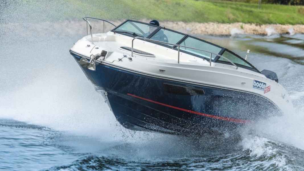 Test: Cuddy Cabin - Sea Ray 230 SSOE