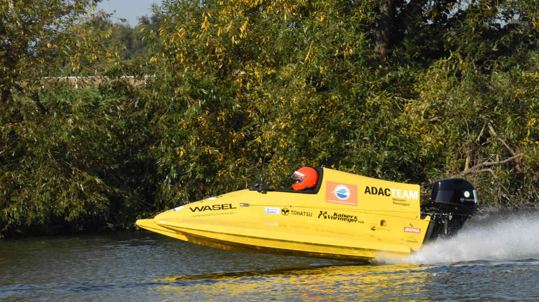 Racing boat school: DMYV taster training for young racers