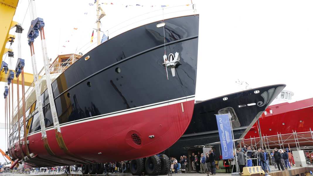Rossinavi launched "Taransay" into the water.