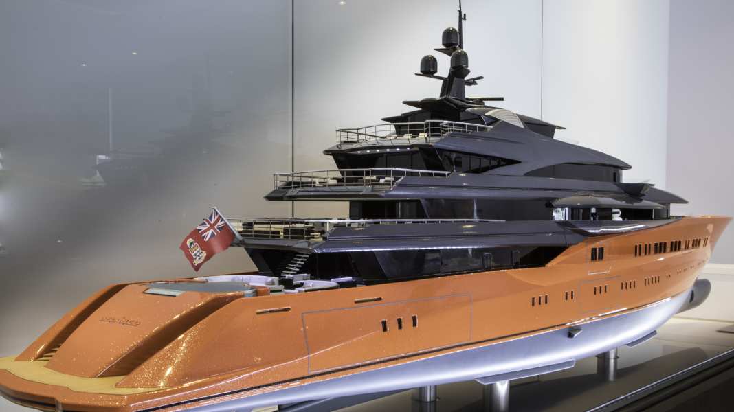 Mit Diamanten veredelt