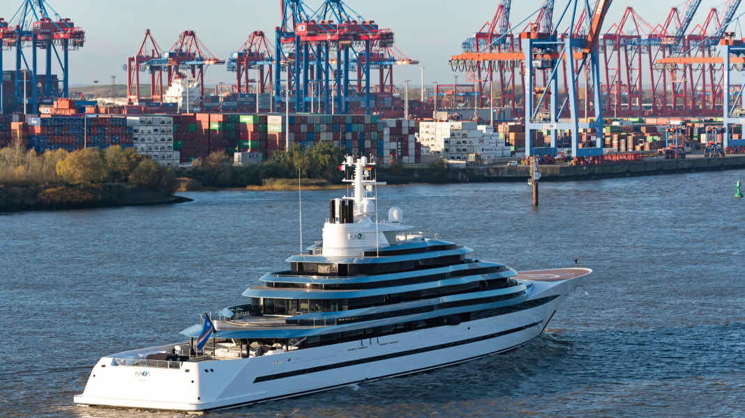 Lürssen macht „Kaos“ aus „Jubilee“