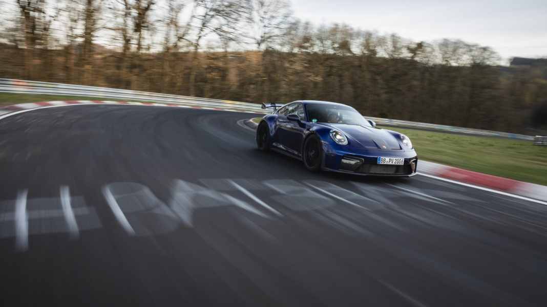 Neuer Porsche 911 GT3 schnellstes handgeschaltetes Serienfahrzeug: Rekord auf der Nordschleife