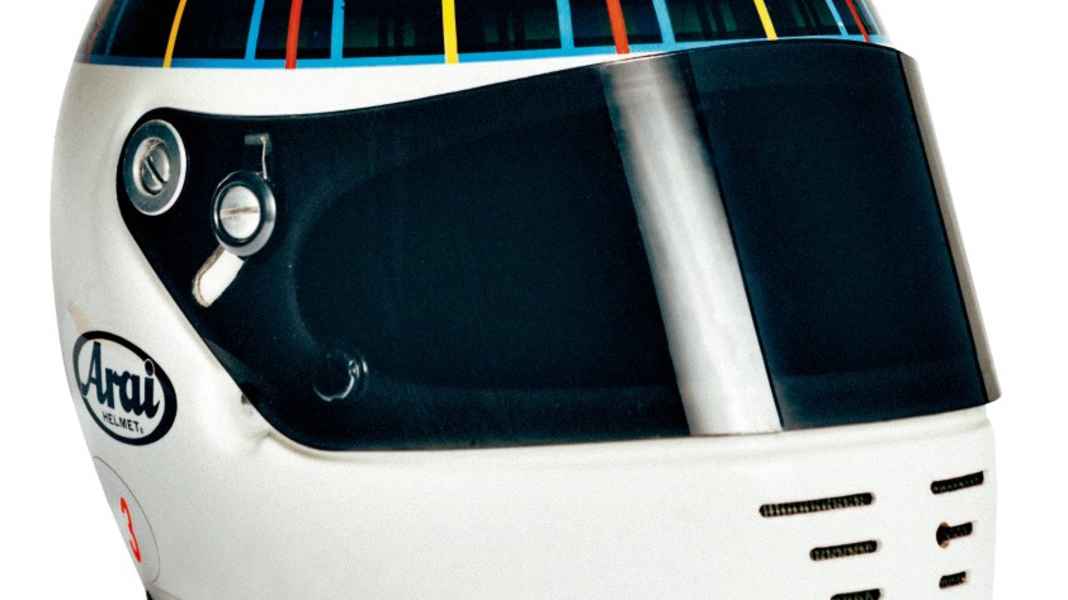 IM RÜCKSPIEGEL - Kennen Sie den noch? PORSCHE KLASSIK feiert die größten Rennfahrer und ihre Helme.