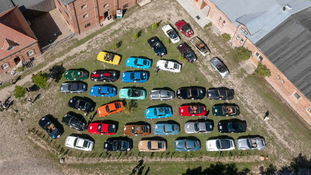 Bunt, spannend, spektakulär: das Teilnehmerfeld der 2.Röhrl-Klassik