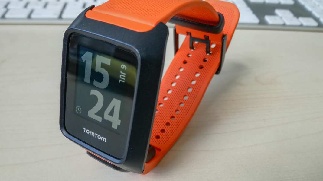 Test: TomTom Adventurer: smart, universal GPS watch for speed, distance, heart rate and more.