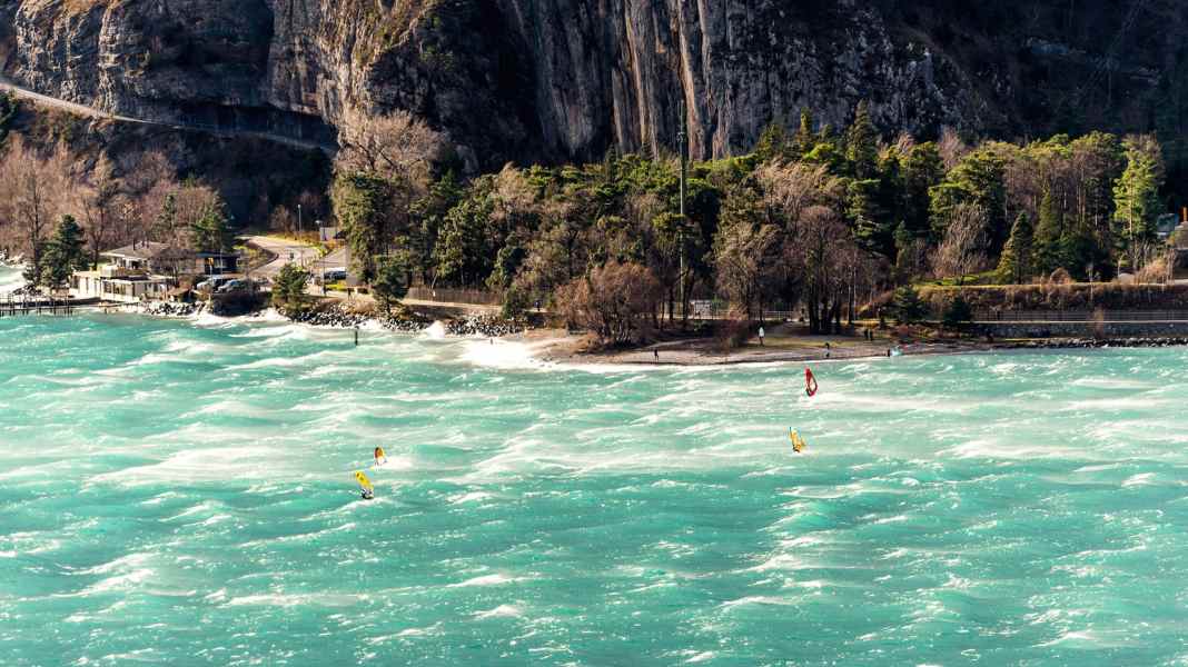 Switzerland: 50-knot day on Lake Uri