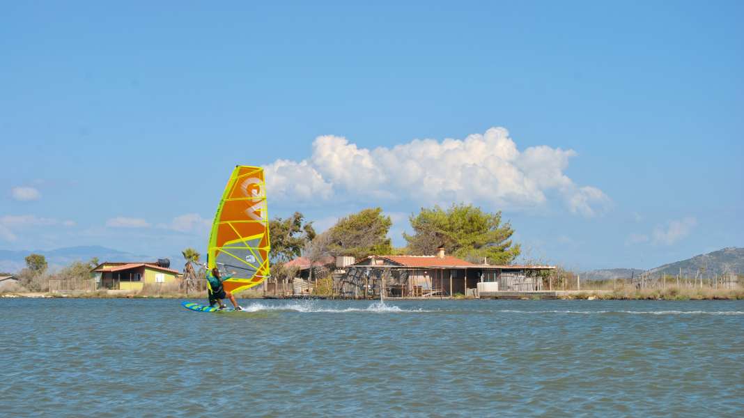 Tsimari & andere Windsurf-Geheimspots in Griechenland