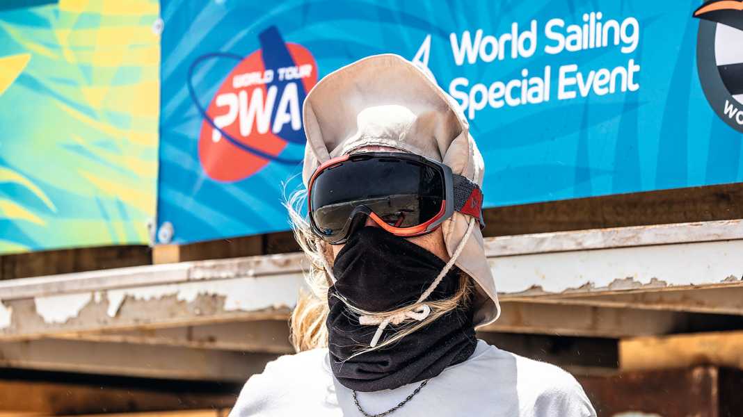 Hüte, Handschuhe, Brillen & Co.: Der beste Sonnenschutz für Windsurfer