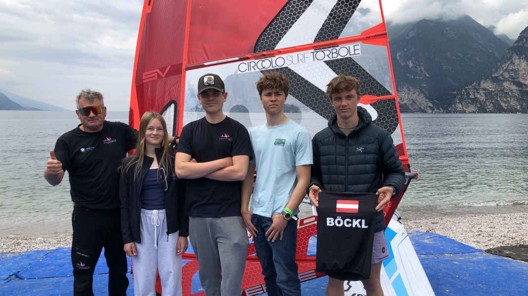 From competition to coaching: ex-regatta surfers start a new career as iQFOiL coaches