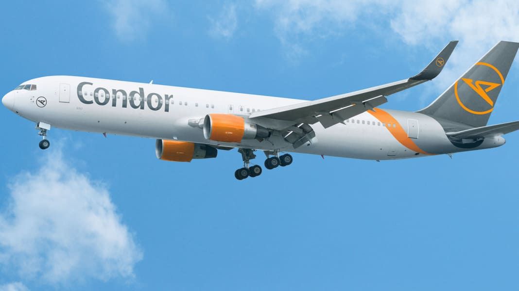 Travelling by plane: Around the world with surf luggage