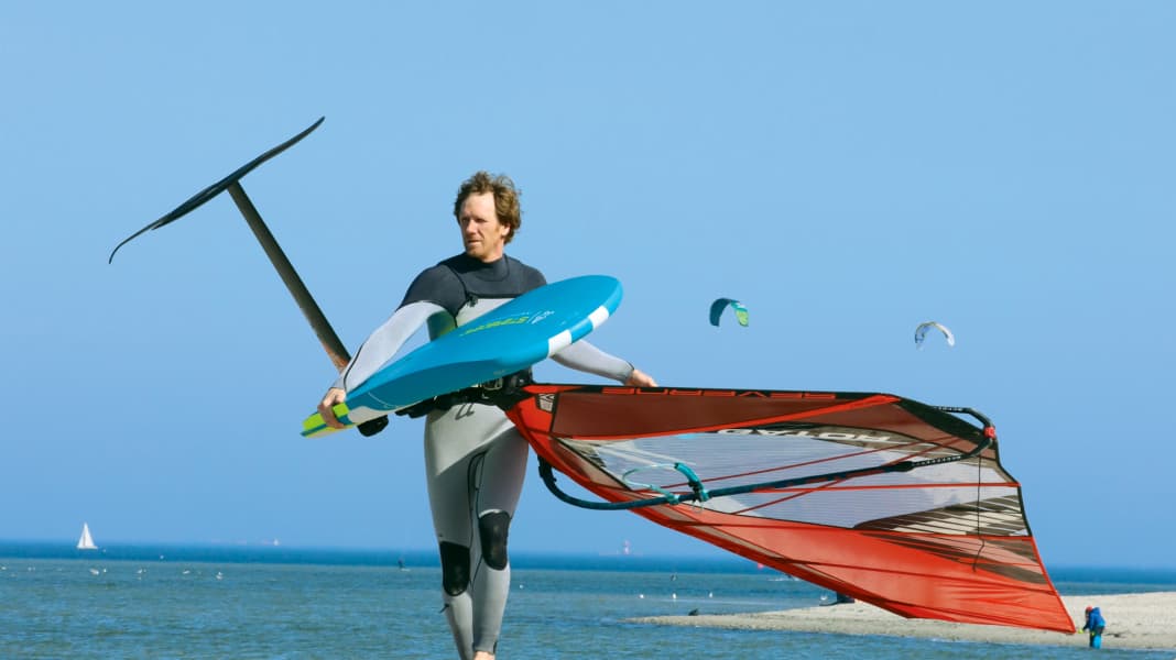 Foil Basics: Materialhandling an Land und die ersten Starts auf dem Foil