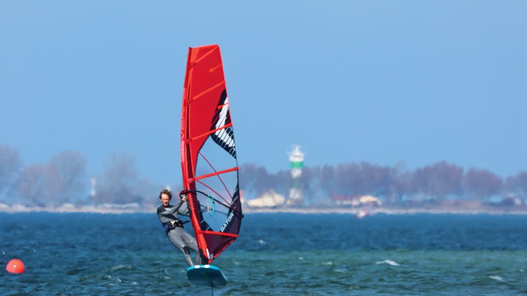 Foil Basics: Kontrolliert fliegen, Material tunen & sicher halsen auf dem Foil