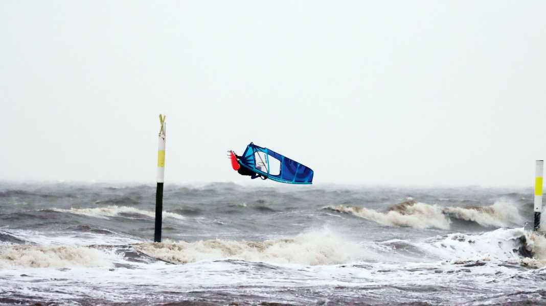 Test NeilPryde Atlas (2021) - Features, equipment & trim tips