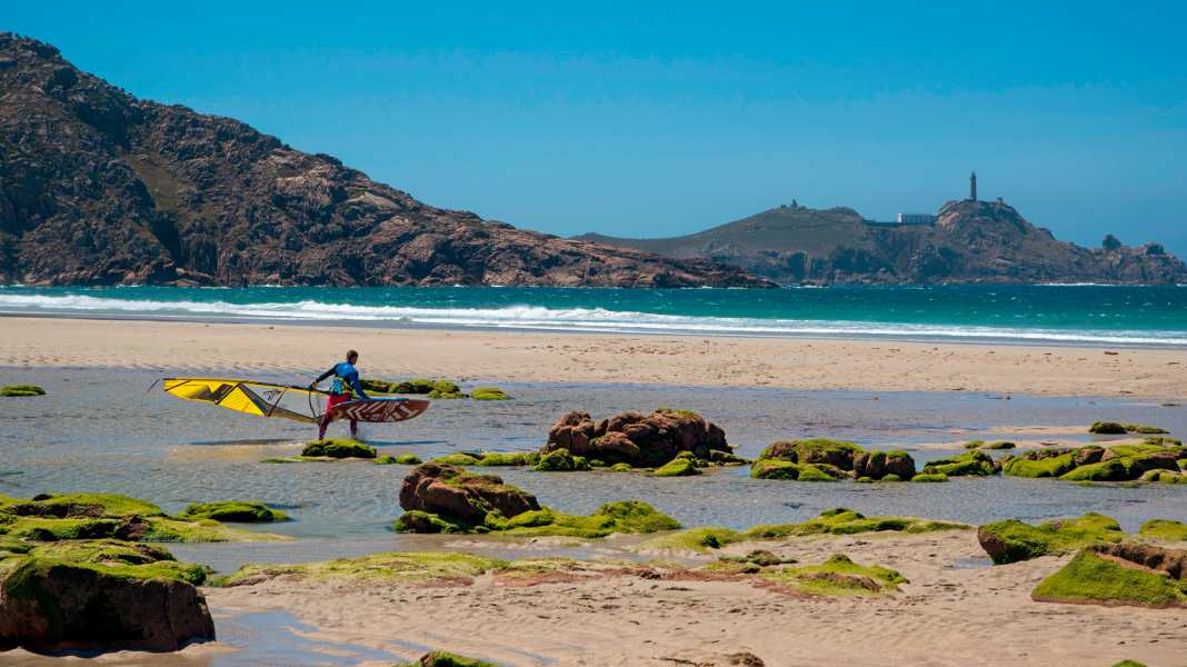 Galicia: The best windsurfing spots in the big guide