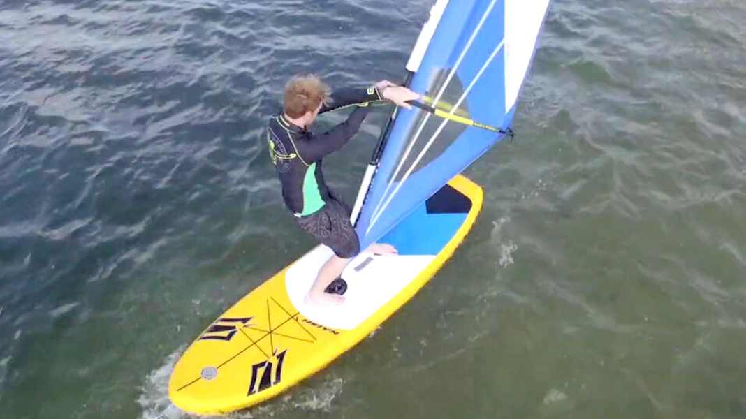 Video-Tutorial: So geht die Wende beim Windsurfen
