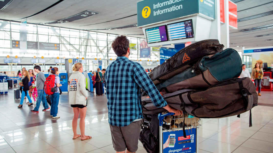 Guide: Flying with windsurfing equipment - how to do it safely and stress-free