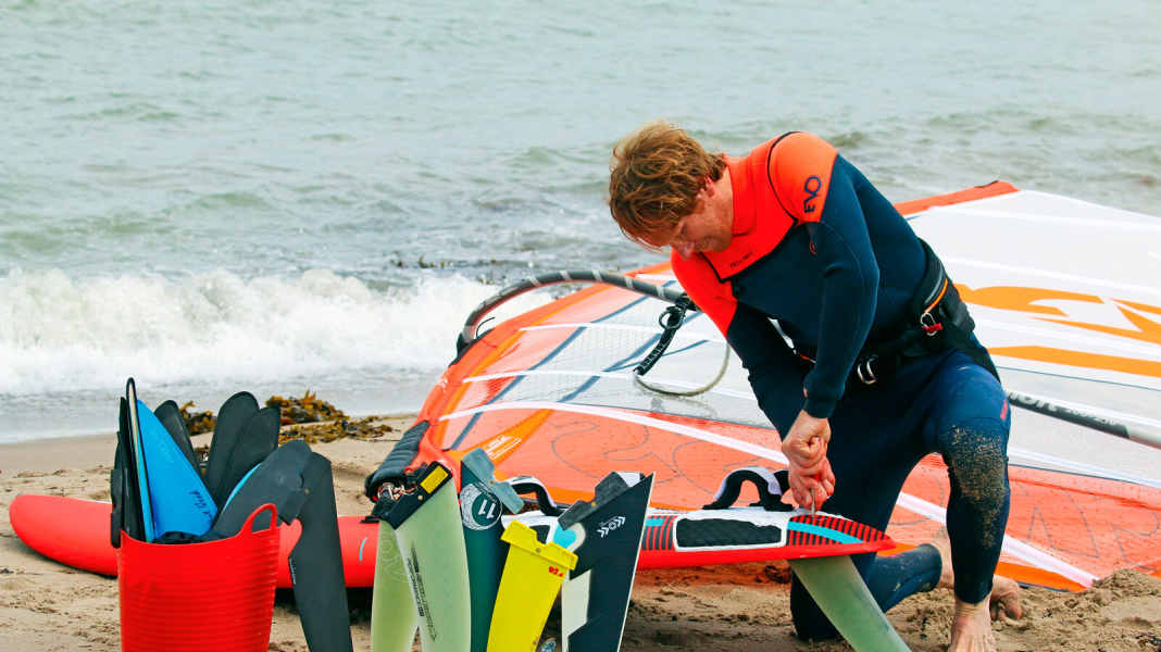 Freerideboards: So tunst du dein Brett sinnvoll mit einer kleineren Finne