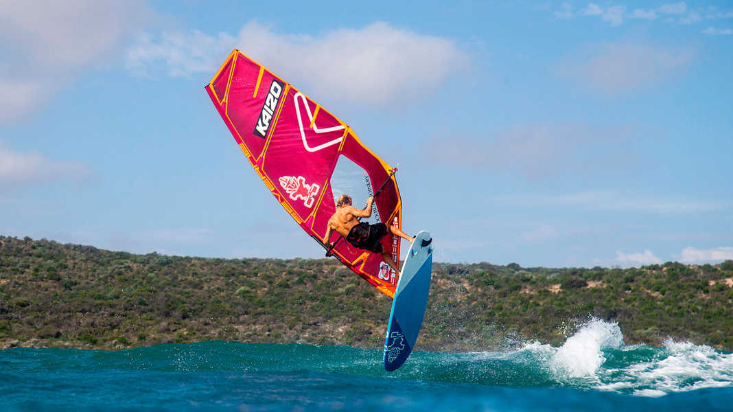 Starboard 2018: New freewave board "A.I.R."