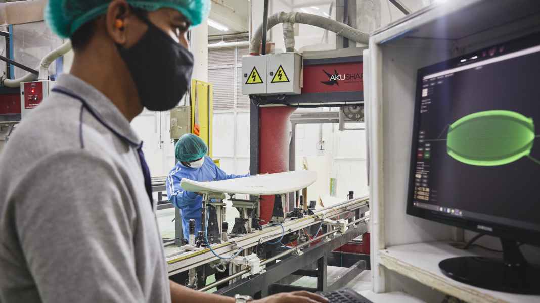 Meine Geschichte des Jahres: Drei Tage beim Boardhersteller Cobra in Thailand