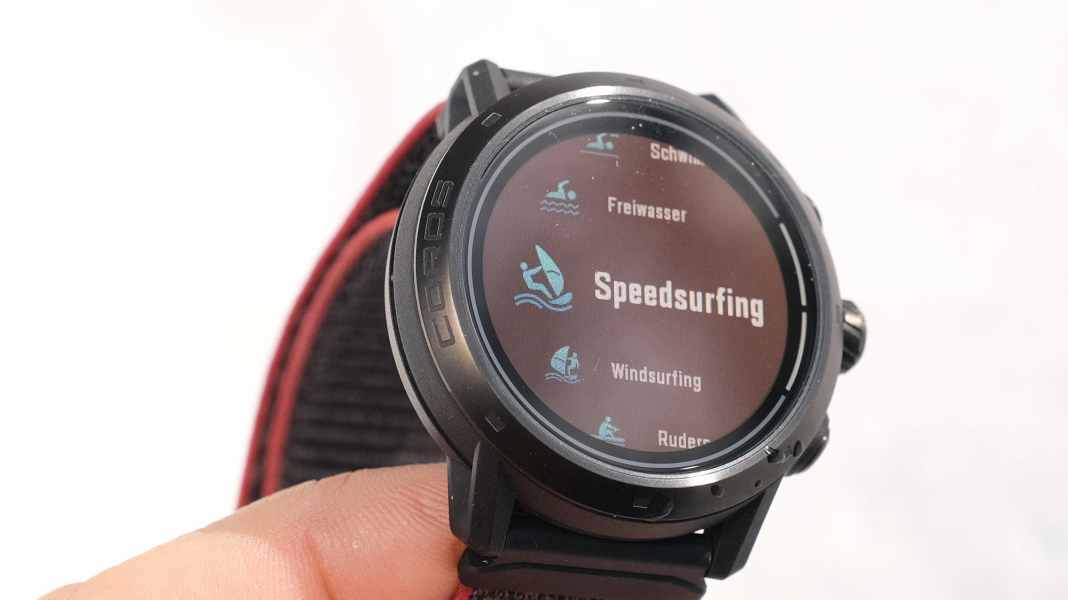 Coros Apex Pro 2: Luxus-GPS-Uhr für Speedsurfer im Kurztest