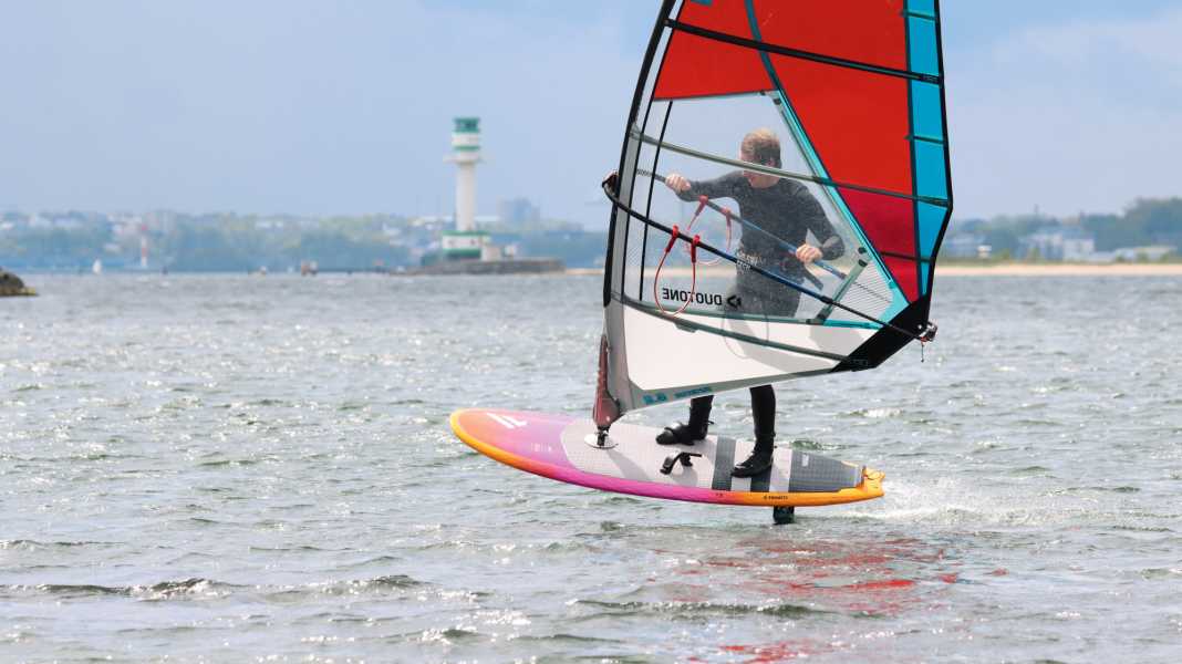 Windfoil, Wing und SUP: Crossoverboard Fanatic Bee 7’8” im Test