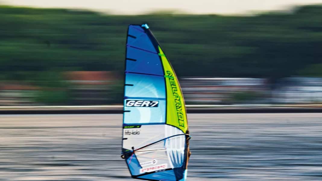 Learning to foil turn in one day? Nico Prien on a mission