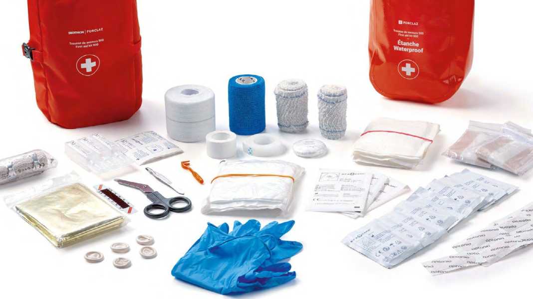 Decathlon first aid kit: 80 items for emergencies