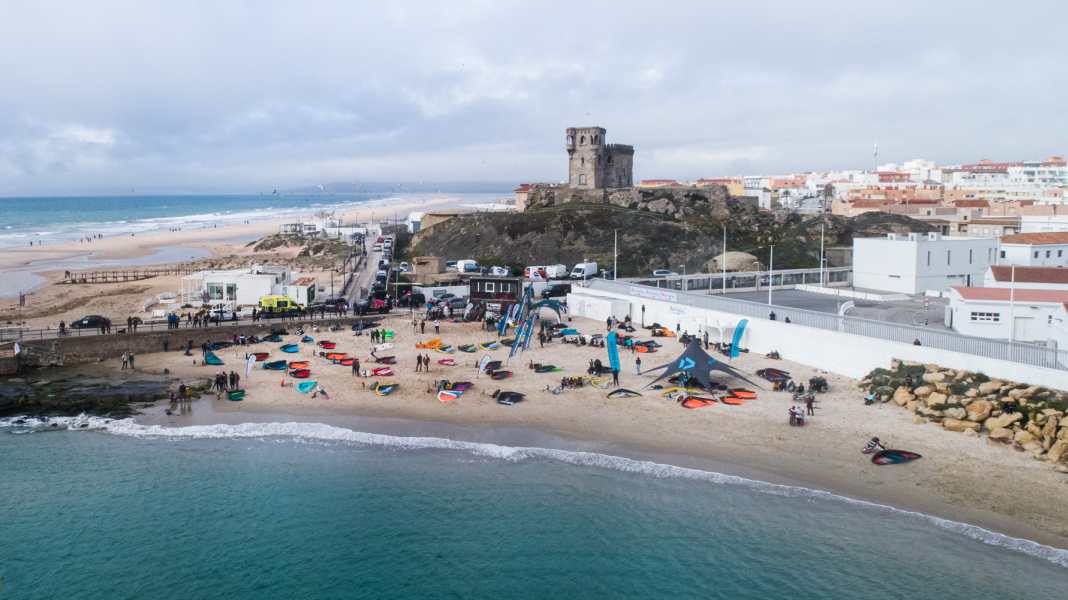 Title decisions postponed - the first day of the GWA Tarifa Wing Pro