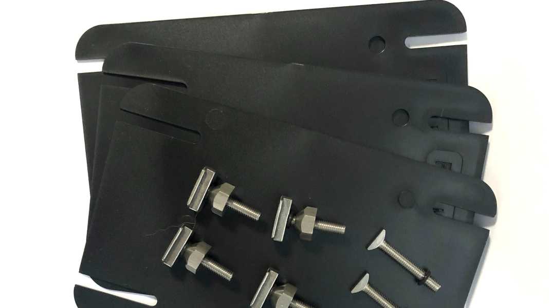 Foil mount trim system: adjustment of the foil angle on the board