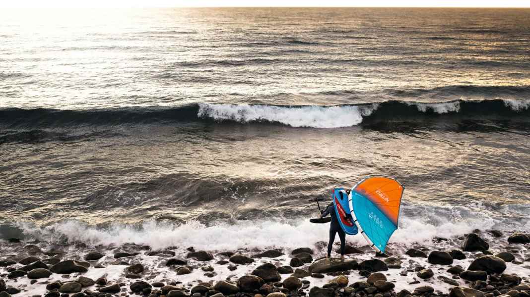 Fahrtechnik: So überwindest du den Shorebreak beim Wingfoilen
