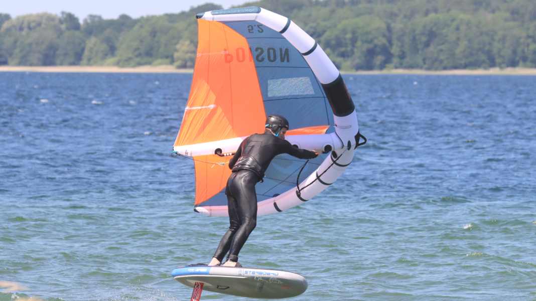 Wingboard: The inflatable Starboard Air Foil Inflatable in the test