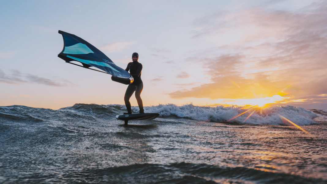 Wingsurfen lernen in der Welle – Spotwahl, Brandung queren und Anlanden